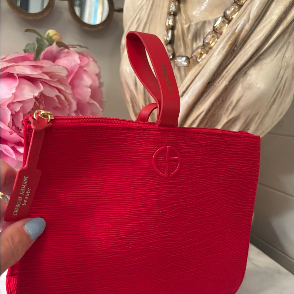 NEW Red Beauty Zipper Wristlet - Picture 6 of 13